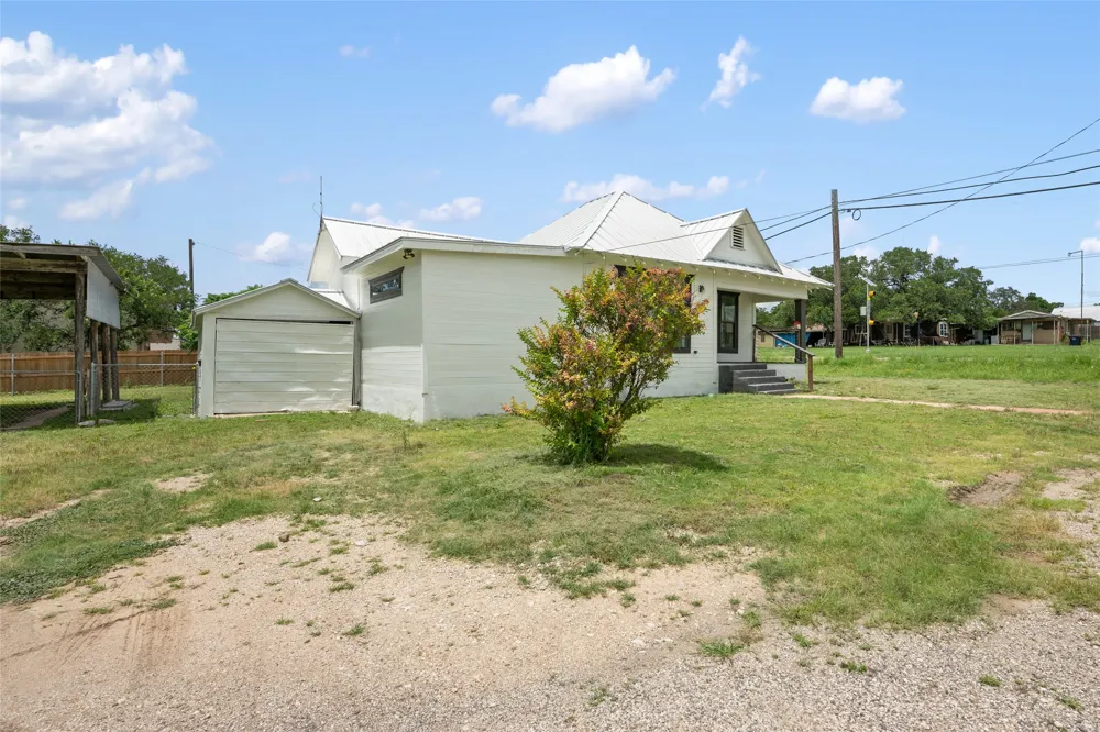 100 W Caskey Street Florence, TX 76527