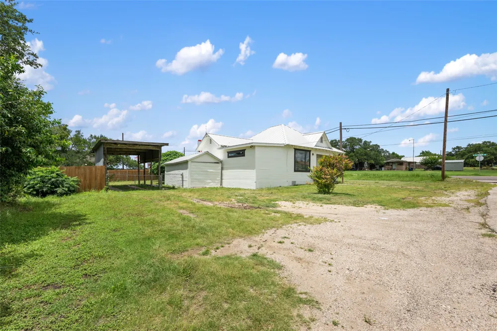 100 W Caskey Street Florence, TX 76527