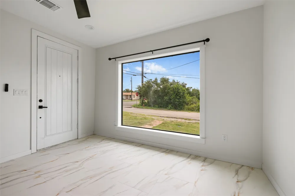 100 W Caskey Street Florence, TX 76527