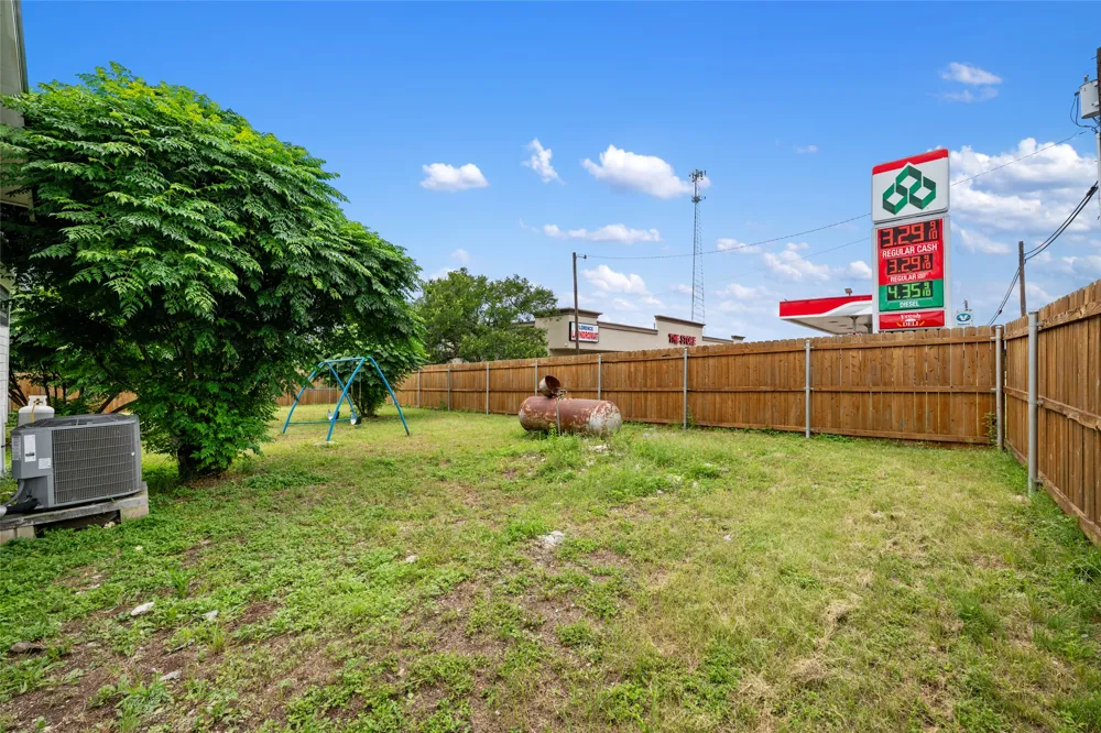 100 W Caskey Street Florence, TX 76527
