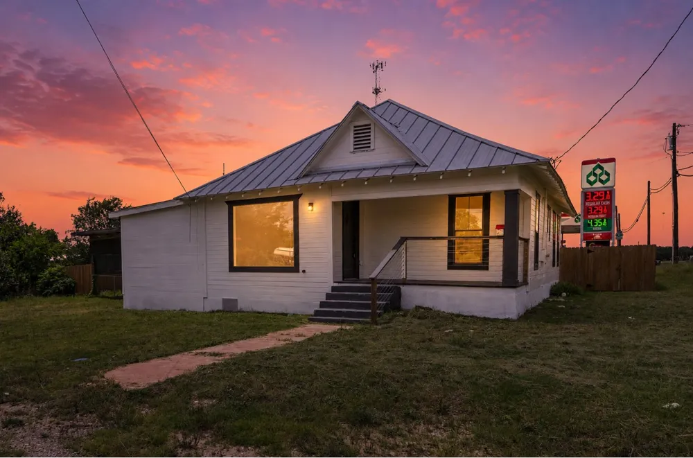 100 W Caskey Street Florence, TX 76527