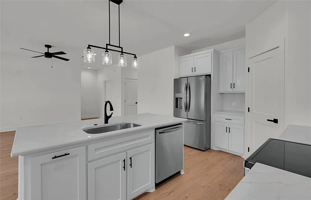 806 S Avenue Q Clifton, TX 76634
