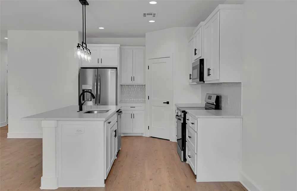 806 S Avenue Q Clifton, TX 76634