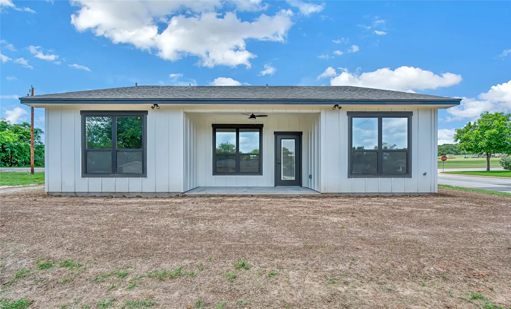 806 S Avenue Q Clifton, TX 76634