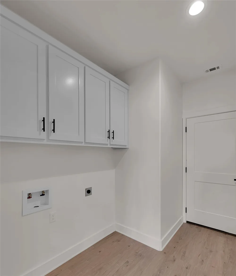 806 S Avenue Q Clifton, TX 76634