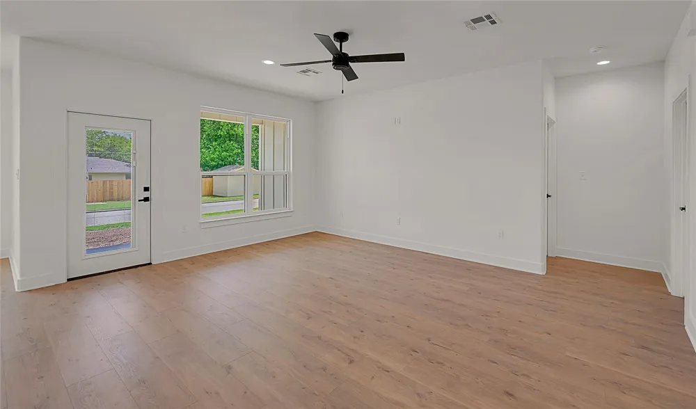806 S Avenue Q Clifton, TX 76634