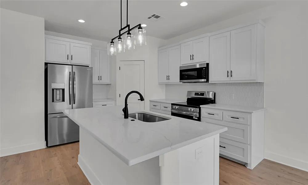 806 S Avenue Q Clifton, TX 76634