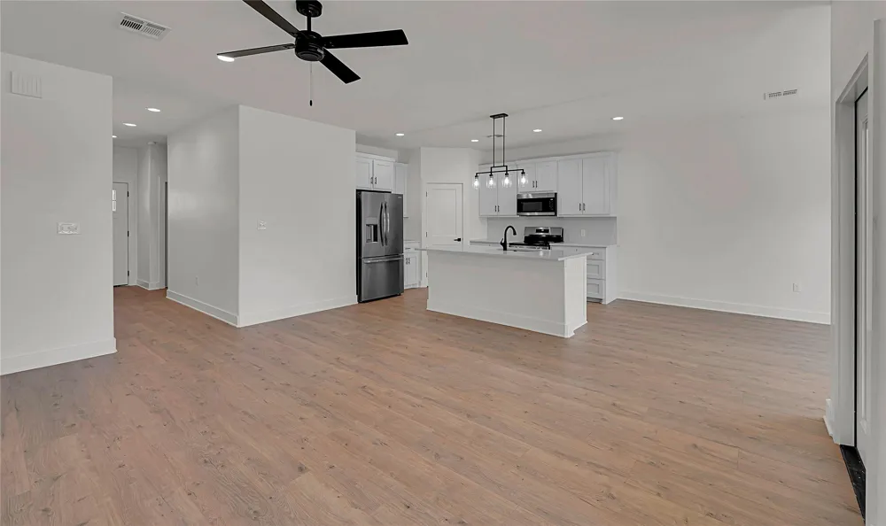 806 S Avenue Q Clifton, TX 76634