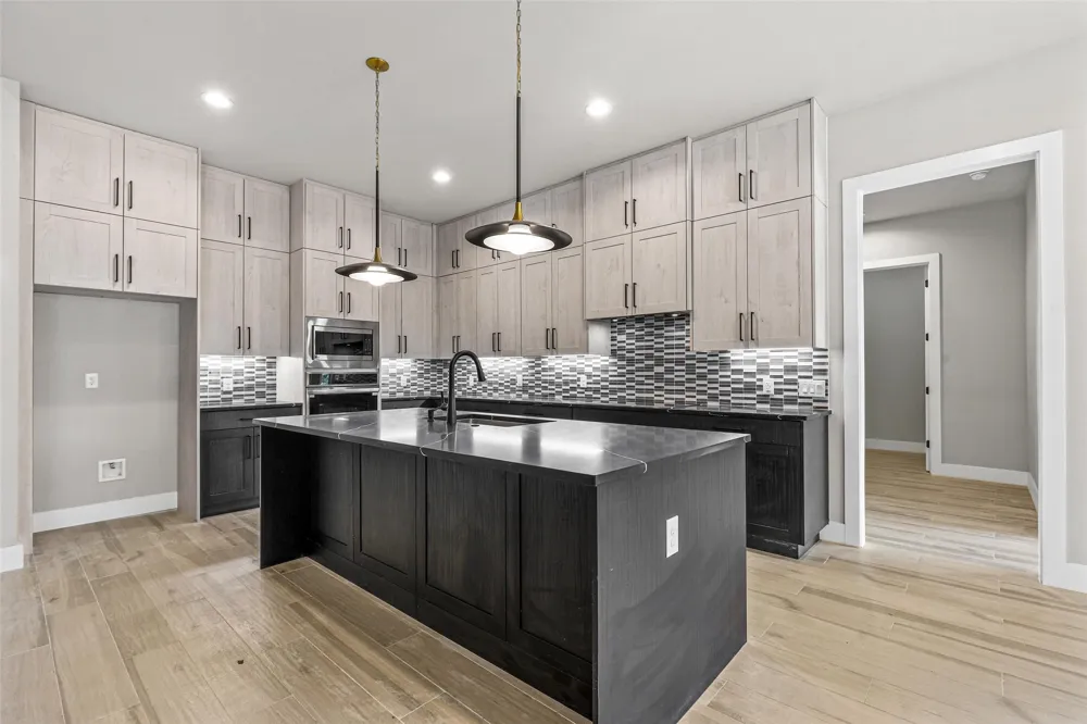 1064 Glenoaks Drive Weatherford, TX 76088