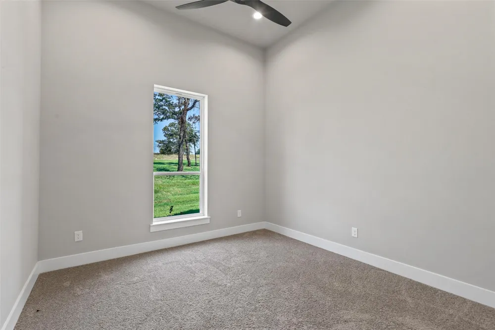 1064 Glenoaks Drive Weatherford, TX 76088