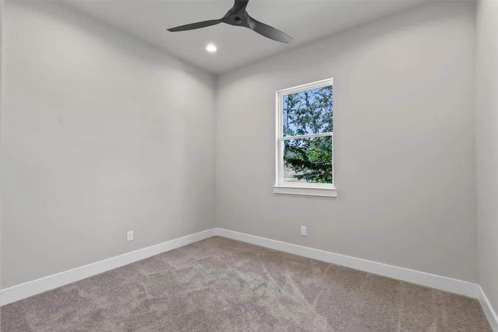1064 Glenoaks Drive Weatherford, TX 76088