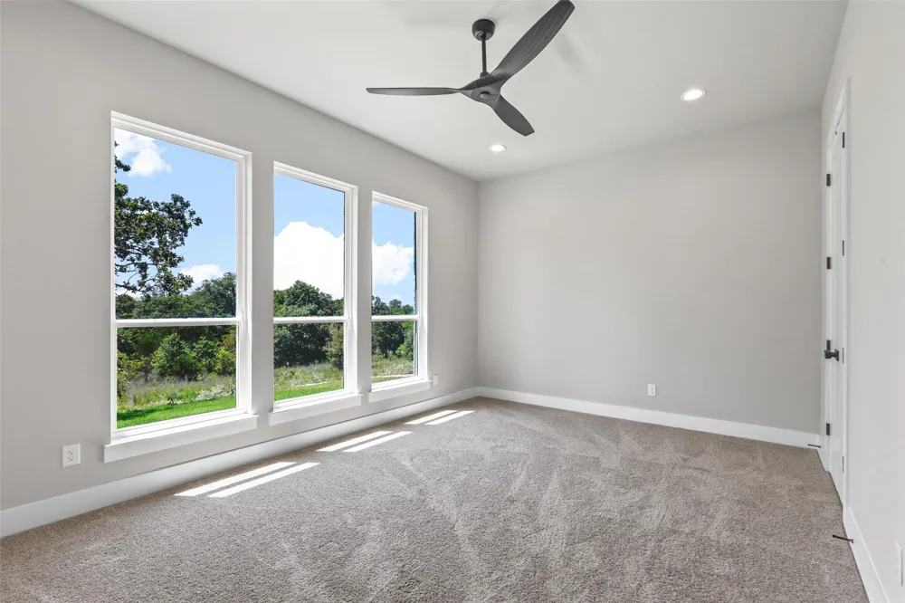 1064 Glenoaks Drive Weatherford, TX 76088