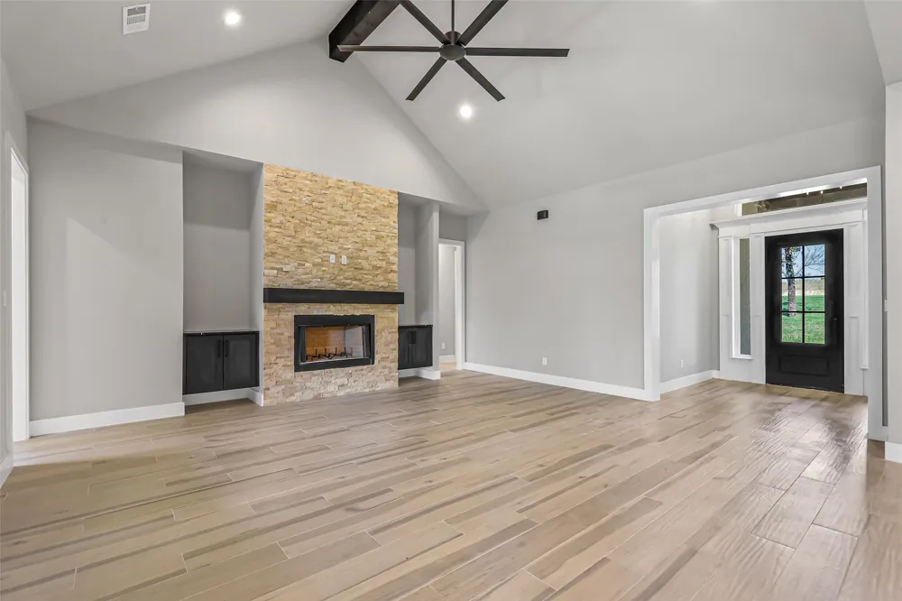 1064 Glenoaks Drive Weatherford, TX 76088
