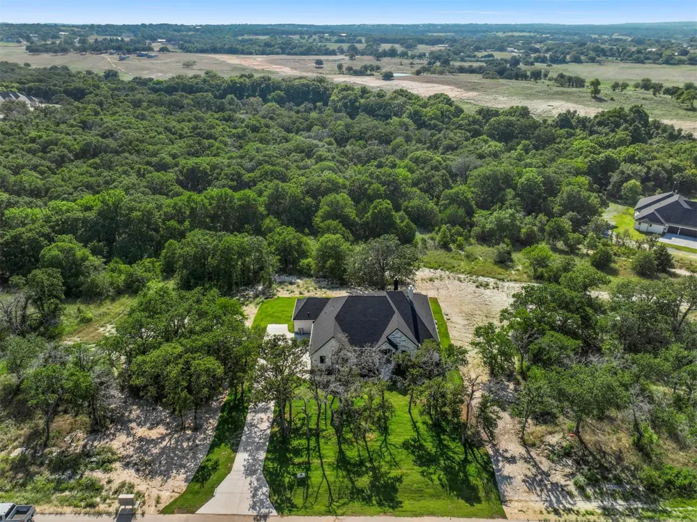1064 Glenoaks Drive Weatherford, TX 76088
