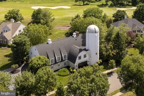 8 FLANDERS VALLEY COURT