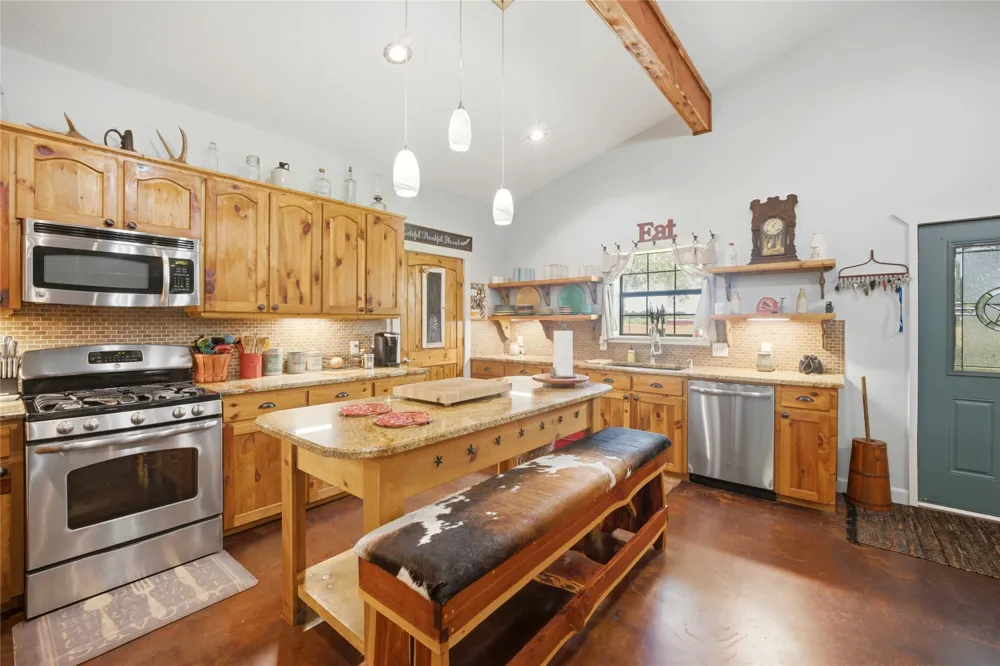 318 Grey Wolf Lane Bastrop, TX 78602