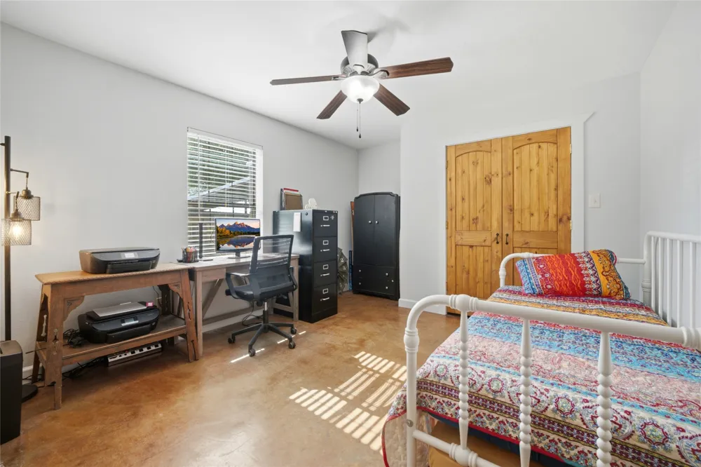 318 Grey Wolf Lane Bastrop, TX 78602