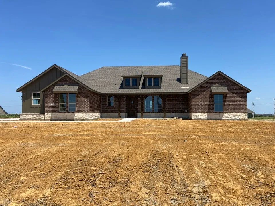 118 Sunny Side Road Valley View, TX 76272