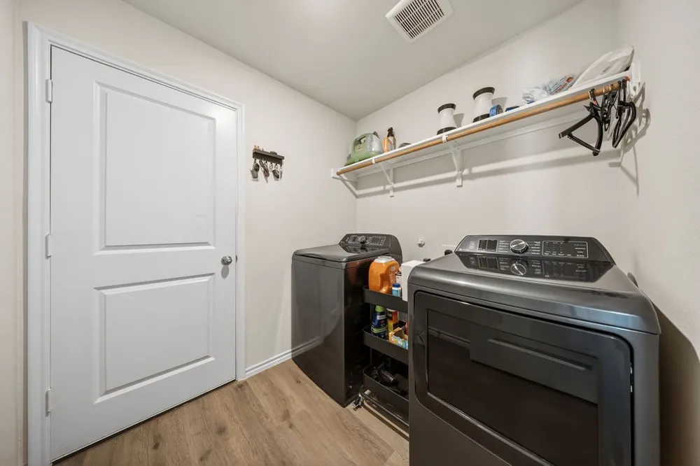 206 Nokota Drive Leonard, TX 75452
