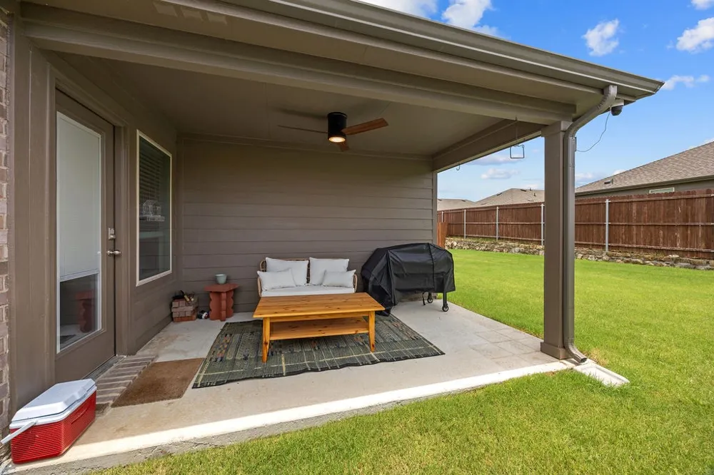 206 Nokota Drive Leonard, TX 75452