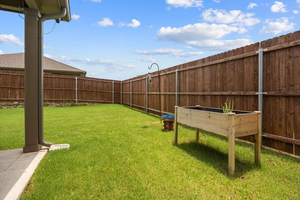 206 Nokota Drive Leonard, TX 75452