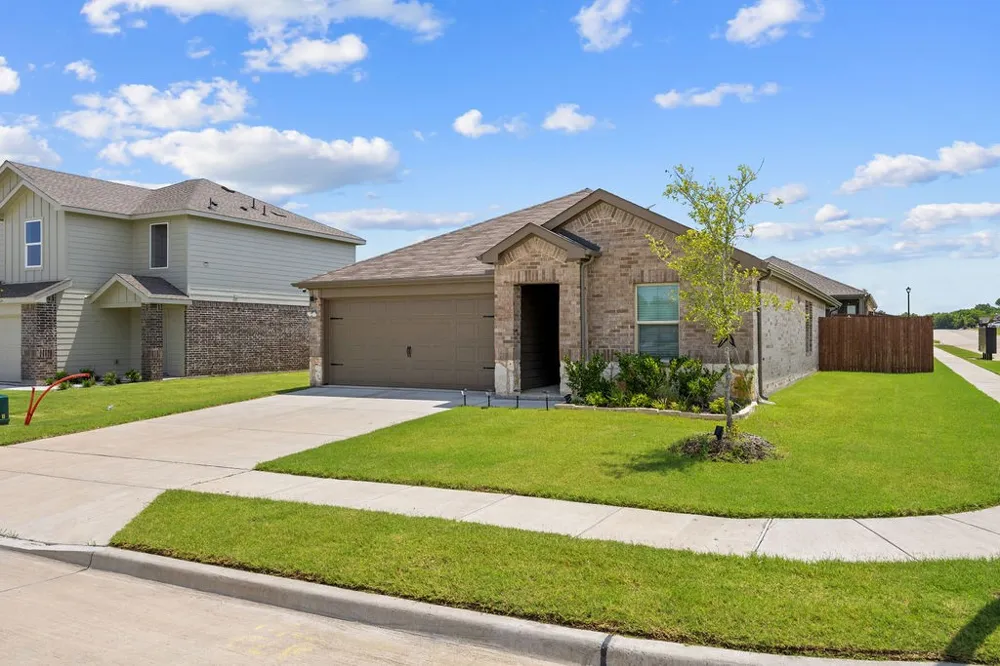 206 Nokota Drive Leonard, TX 75452