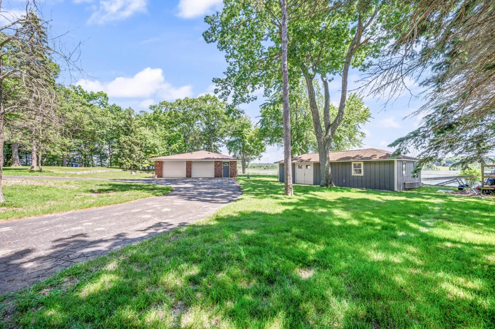 339 Mcnitt Road Manistee, MI 49660