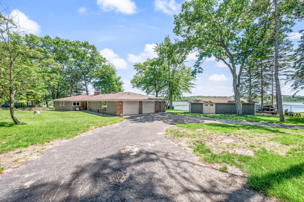 339 Mcnitt Road Manistee, MI 49660