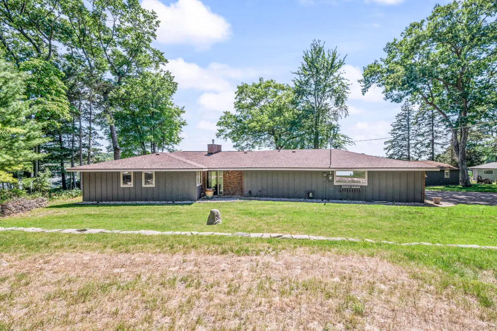 339 Mcnitt Road Manistee, MI 49660