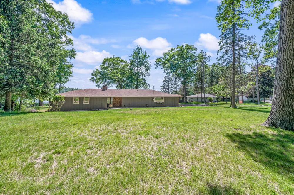 339 Mcnitt Road Manistee, MI 49660
