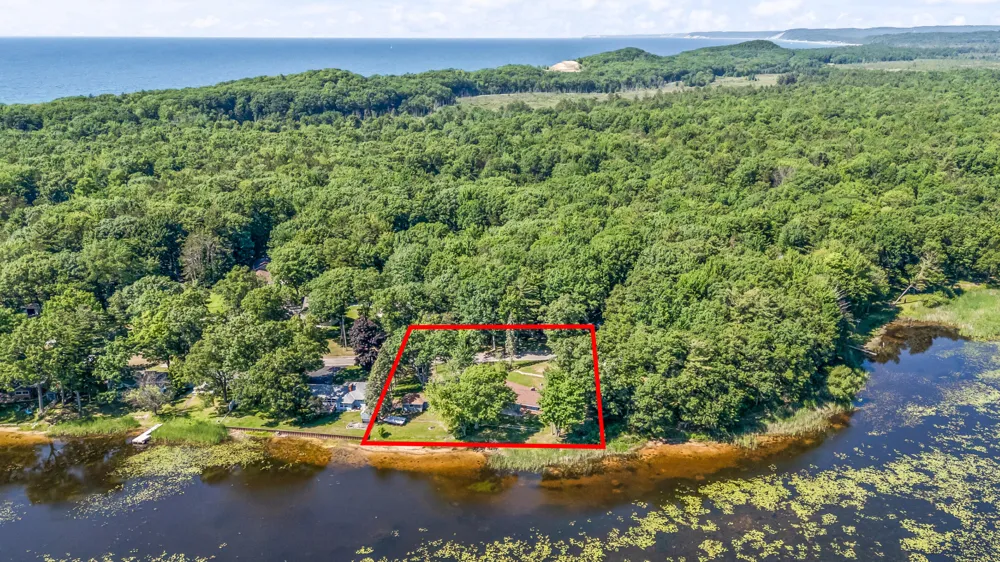 339 Mcnitt Road Manistee, MI 49660
