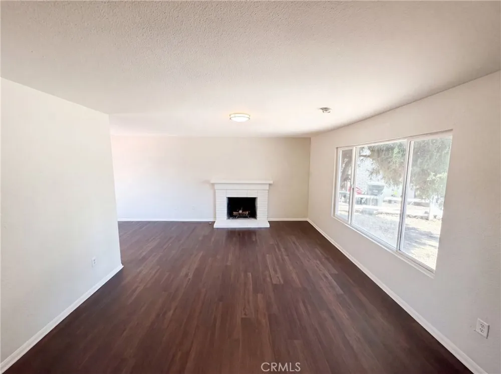 215 Laurel Hemet, CA 92544