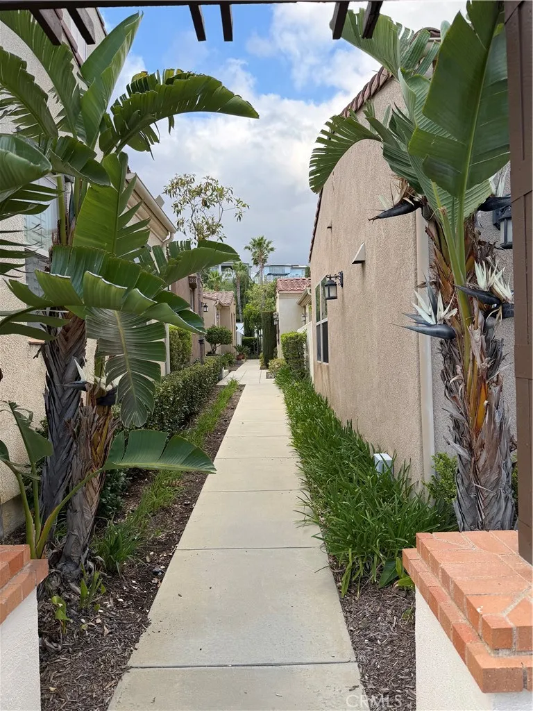 20323 Livorno Porter Ranch, CA 91326