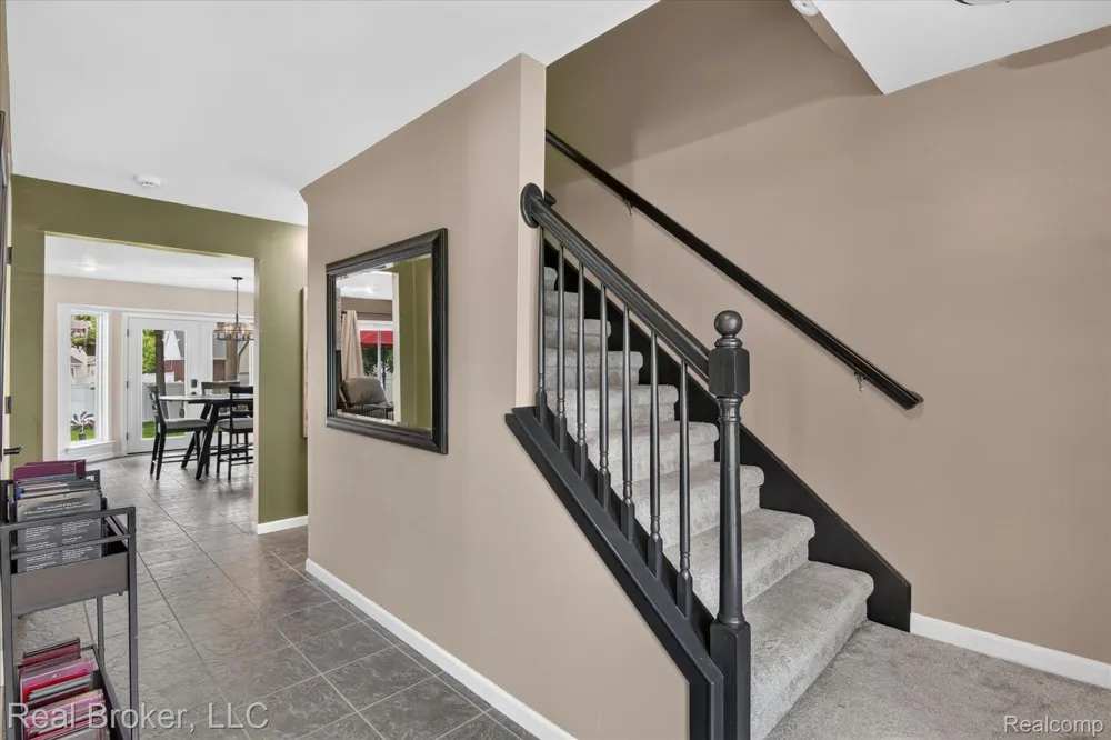 15156 Oak Valley Lane Monroe Charter Township, MI 48161