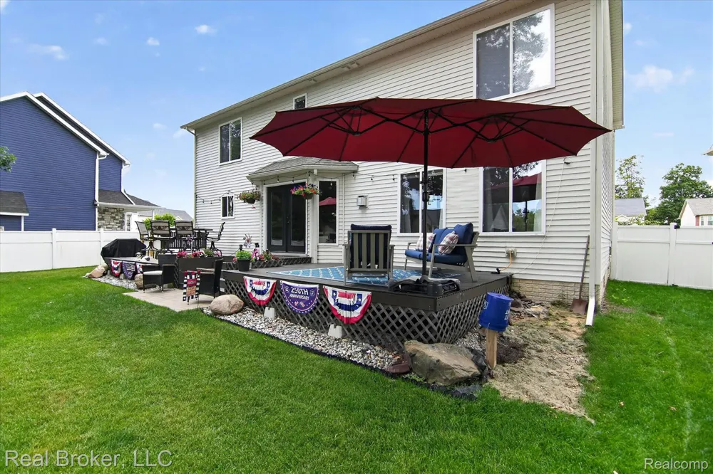 15156 Oak Valley Lane Monroe Charter Township, MI 48161