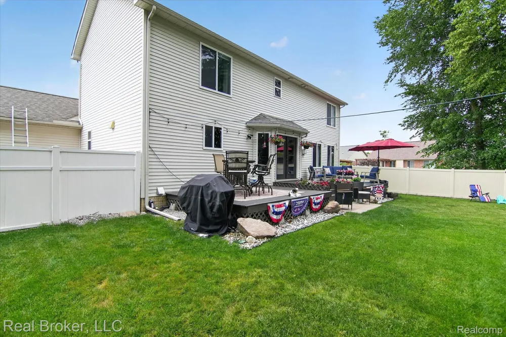 15156 Oak Valley Lane Monroe Charter Township, MI 48161
