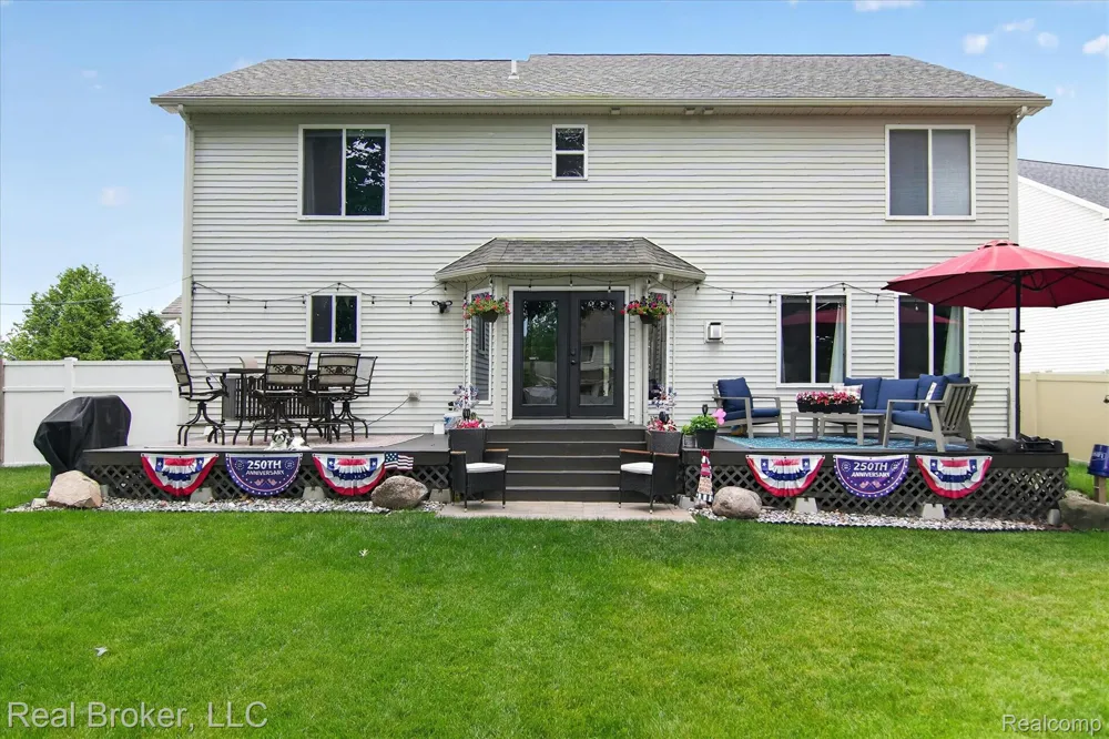 15156 Oak Valley Lane Monroe Charter Township, MI 48161
