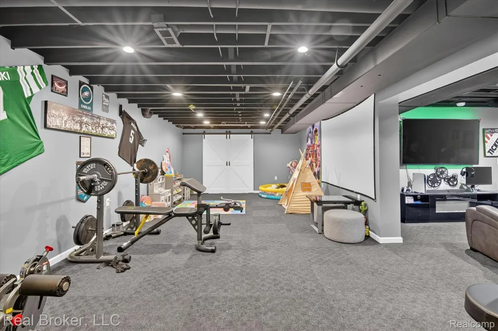 15156 Oak Valley Lane Monroe Charter Township, MI 48161