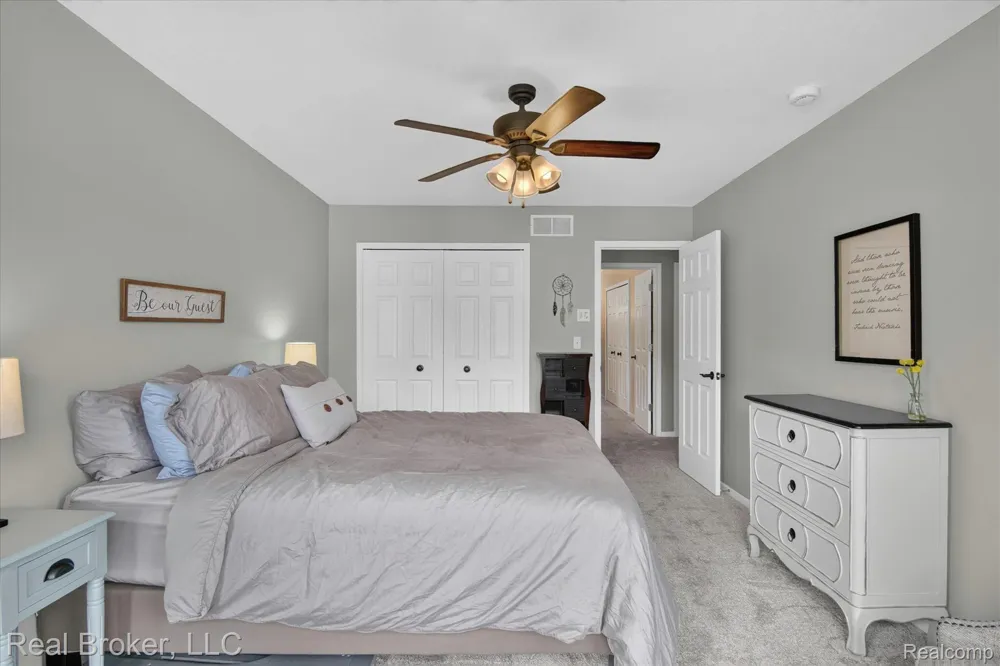 15156 Oak Valley Lane Monroe Charter Township, MI 48161