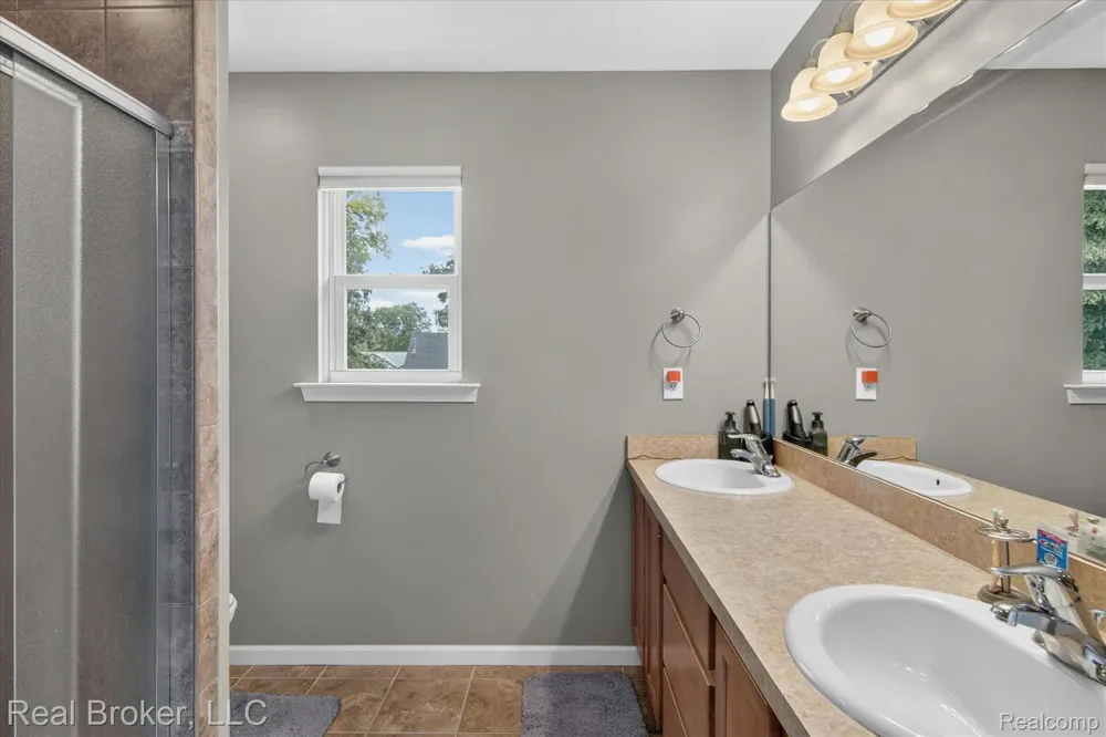 15156 Oak Valley Lane Monroe Charter Township, MI 48161