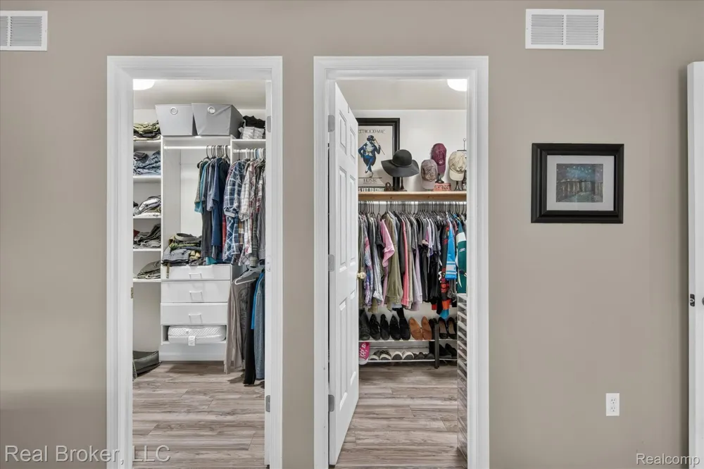 15156 Oak Valley Lane Monroe Charter Township, MI 48161