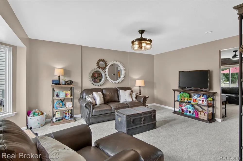 15156 Oak Valley Lane Monroe Charter Township, MI 48161