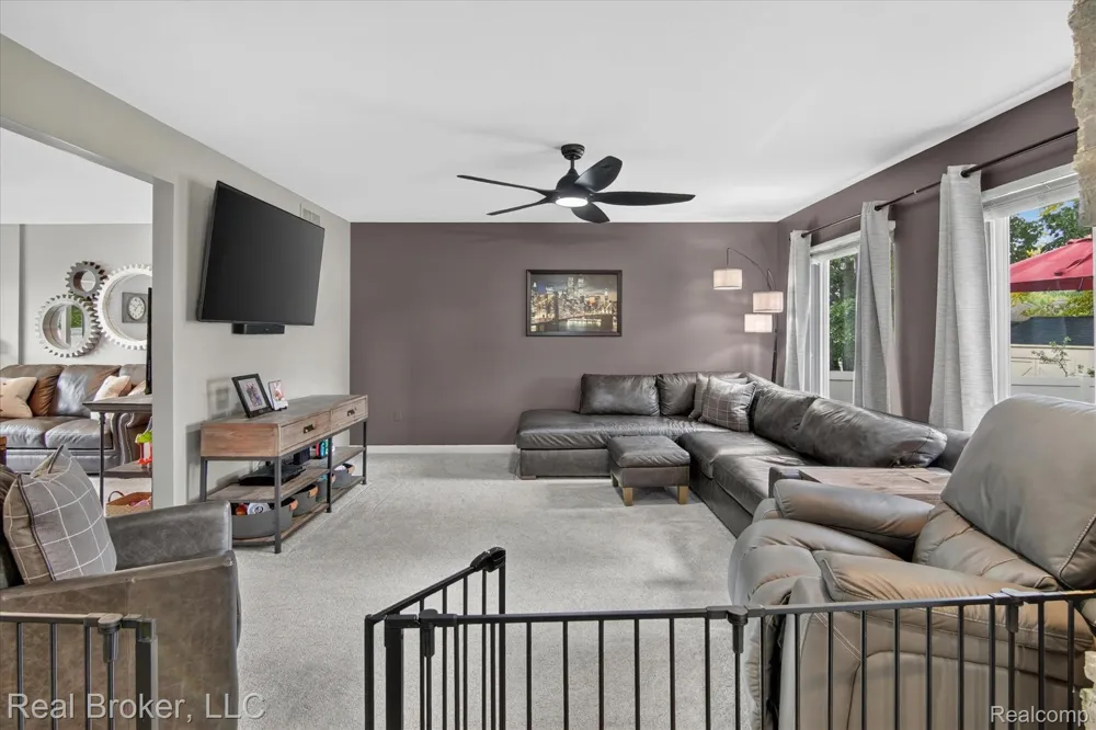 15156 Oak Valley Lane Monroe Charter Township, MI 48161