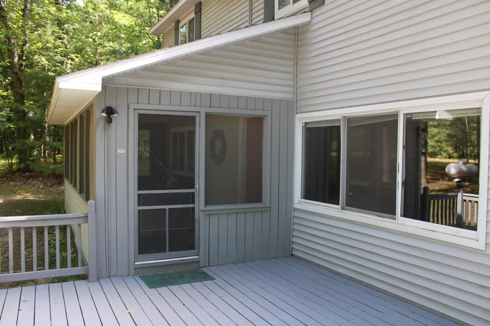 11870 Bayer Road Roscommon, MI 48653