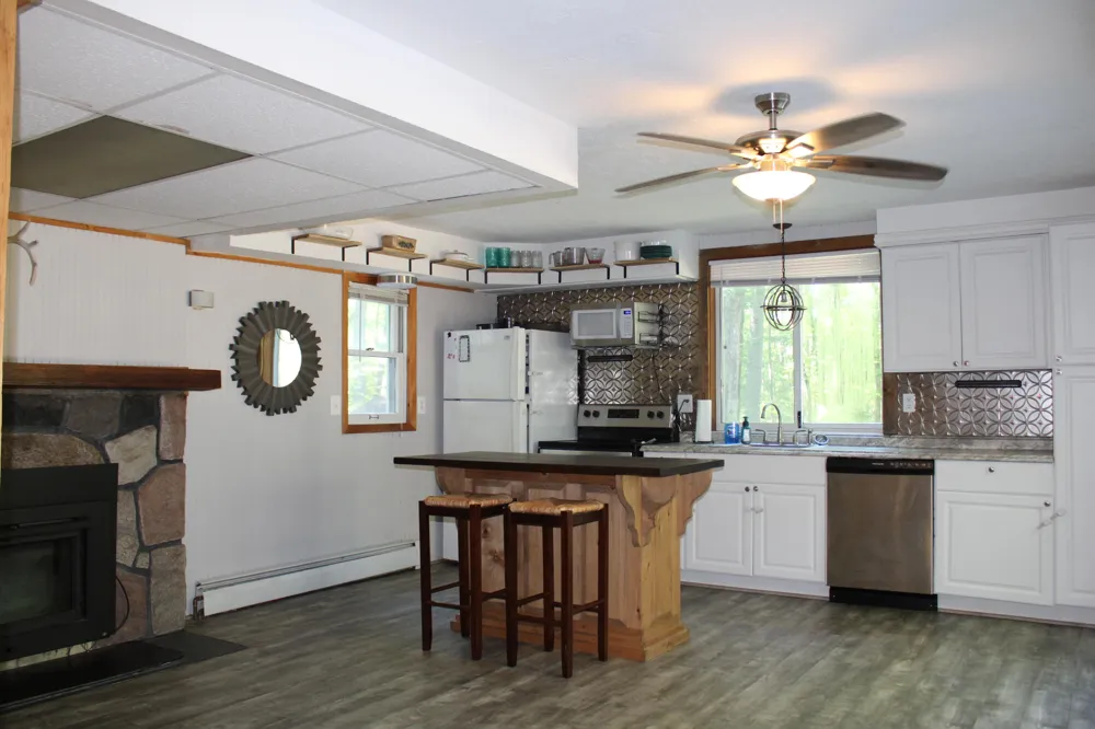 11870 Bayer Road Roscommon, MI 48653