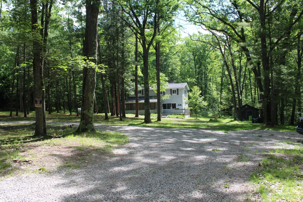 11870 Bayer Road Roscommon, MI 48653