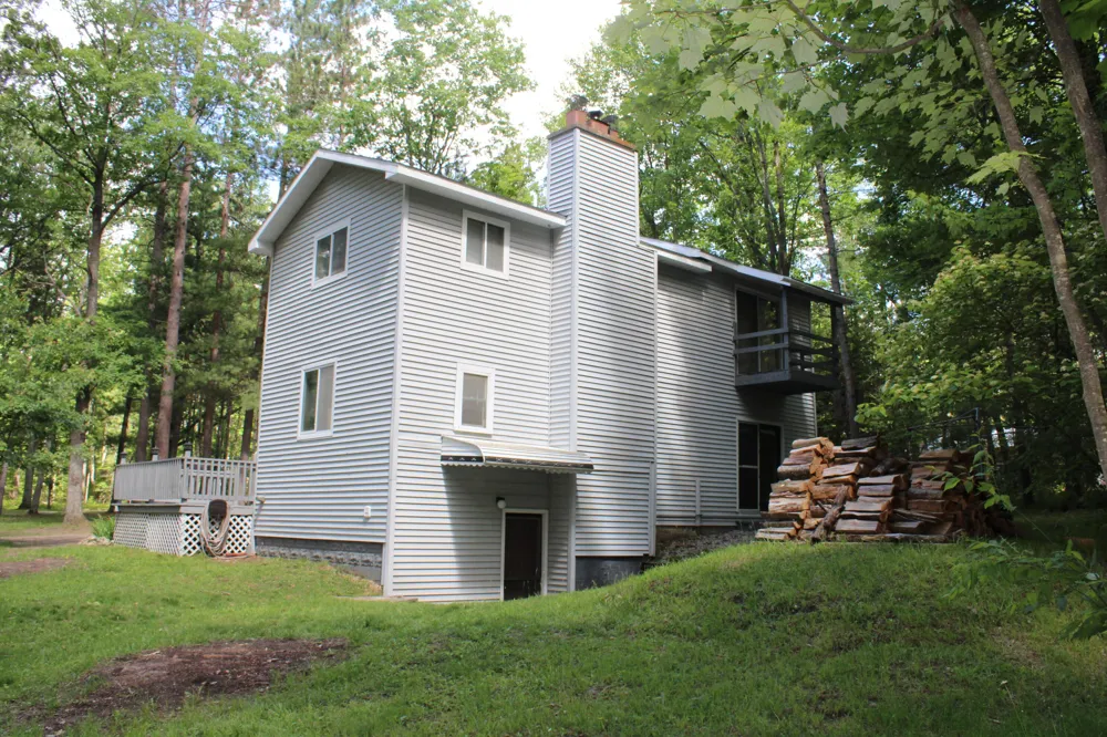 11870 Bayer Road Roscommon, MI 48653