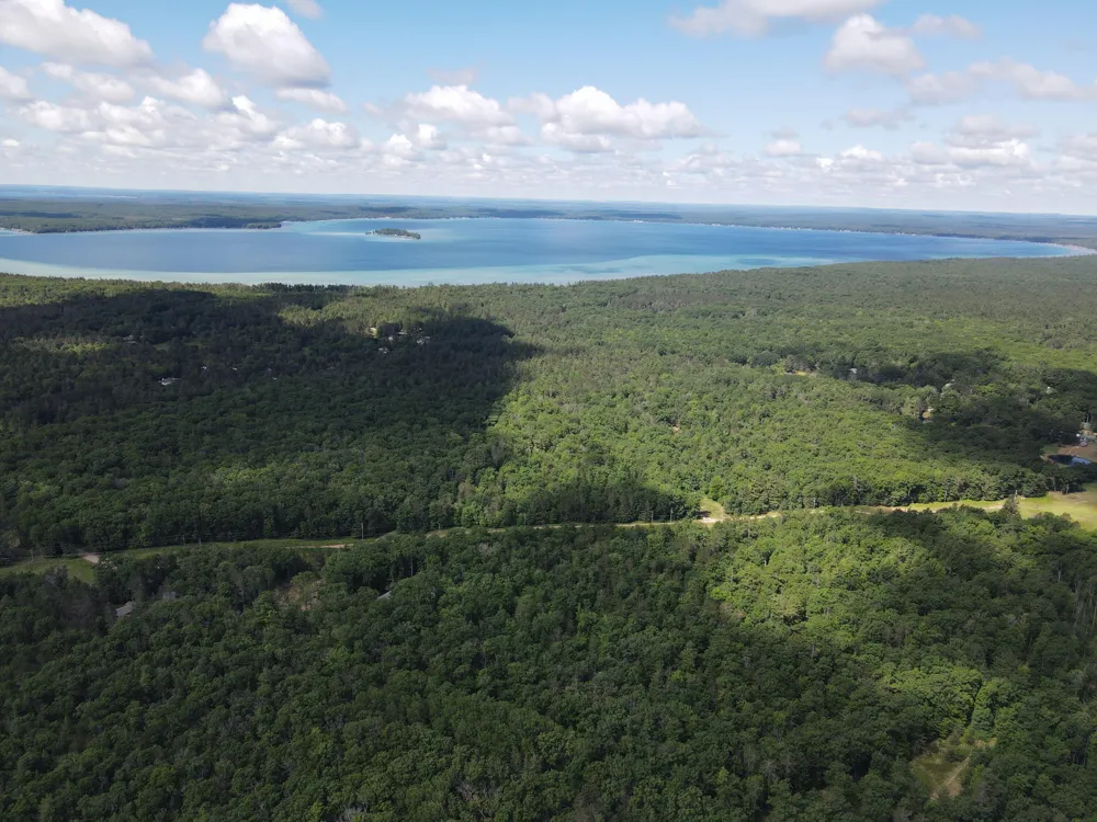 11870 Bayer Road Roscommon, MI 48653