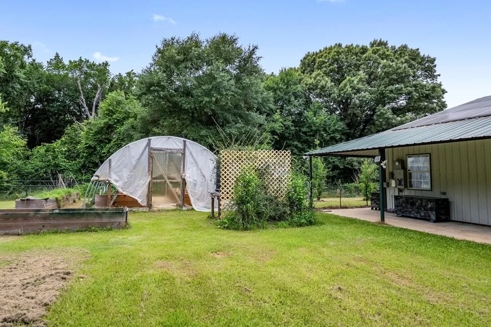 15800 County Road 4009 Mabank, TX 75147