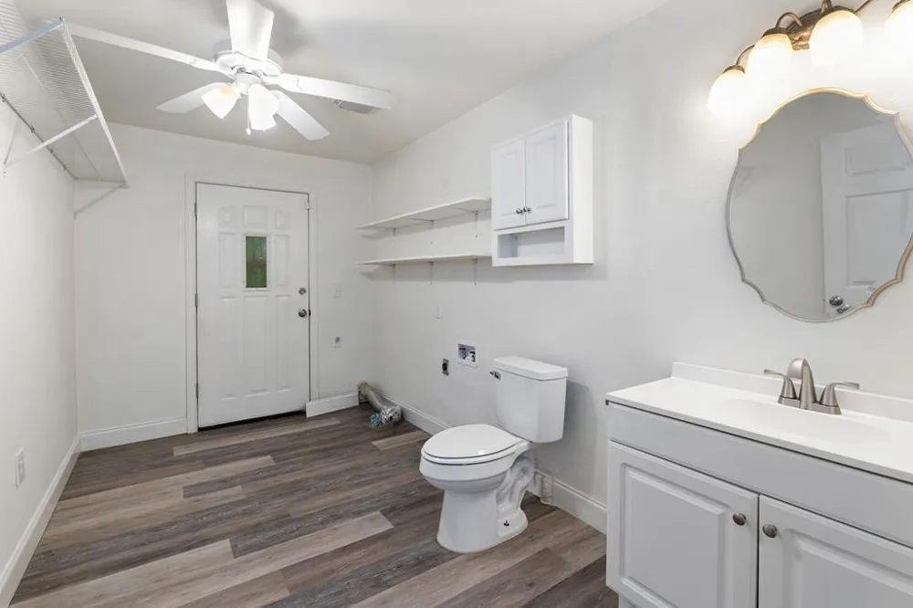 15800 County Road 4009 Mabank, TX 75147